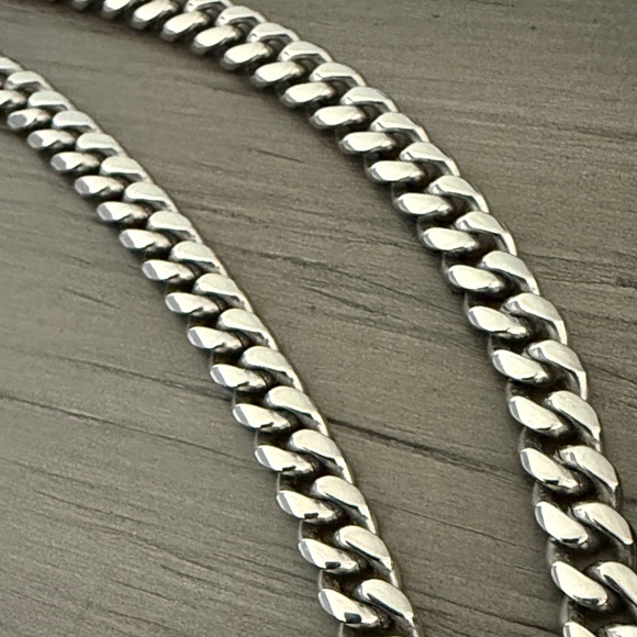 Cuban Link Chain in White Gold - 5mm - Picture 1 of 5